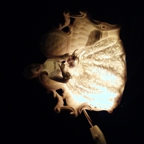 Bordeaux Lady in Waiting Porcelain Night Light Excellent New Like Condition. - Picture 7 of 9